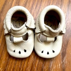 Freshly Picked Leather Moccasins Size 1 / 6 wks-6 months IVORY MARY JANE RUFFLE